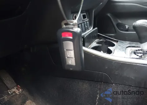 2018 Mitsubishi Outlander Le z USA, uszkodzony, nr VIN JA4AZ3A30JZ035648